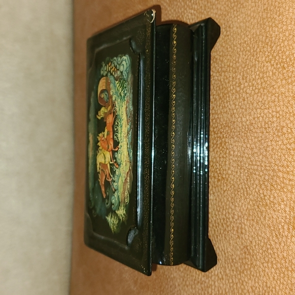 Jewelry Box Russian Lacquer hand painted - Picture 2 of 16
